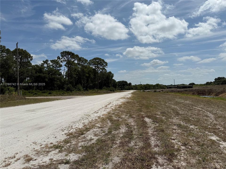 Недавно продано: $52,500 (1.28 acres)