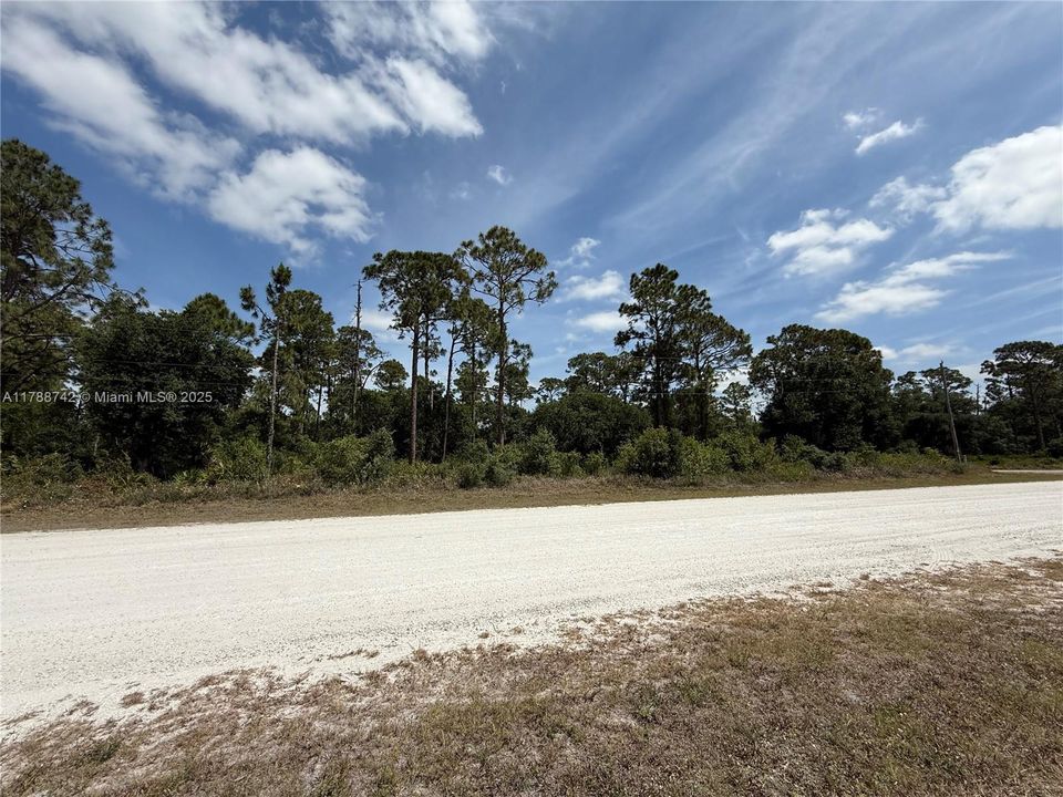 Недавно продано: $52,500 (1.28 acres)