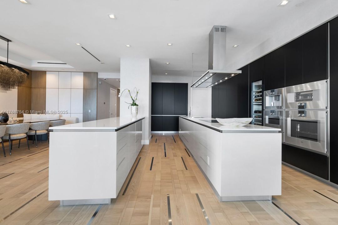 На продажу: $29,750,000 (6 спален, 7 ванн, 6915 Квадратных фут)