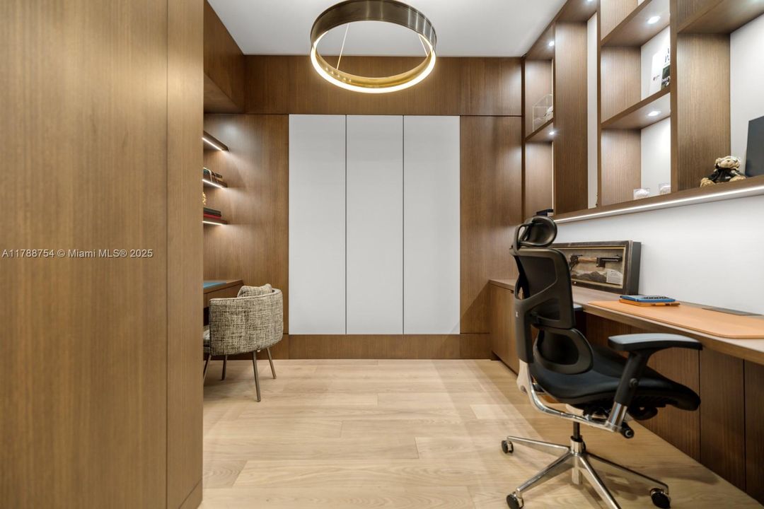 На продажу: $29,750,000 (6 спален, 7 ванн, 6915 Квадратных фут)