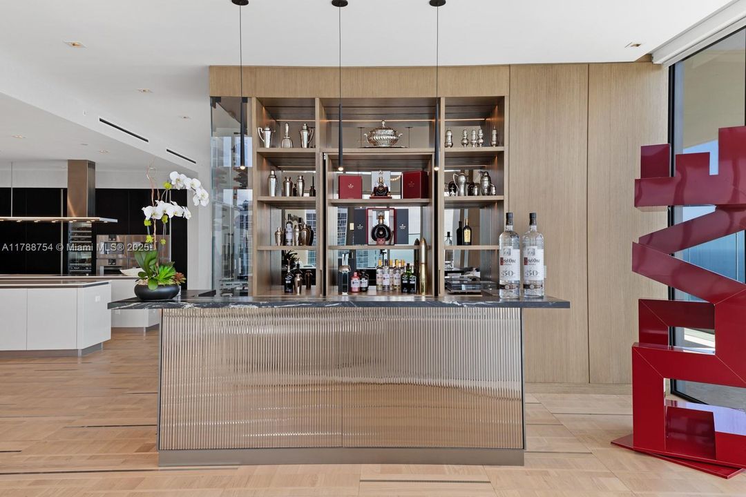 На продажу: $29,750,000 (6 спален, 7 ванн, 6915 Квадратных фут)