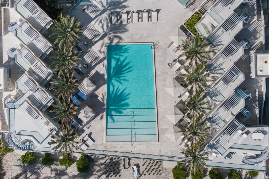 На продажу: $29,750,000 (6 спален, 7 ванн, 6915 Квадратных фут)