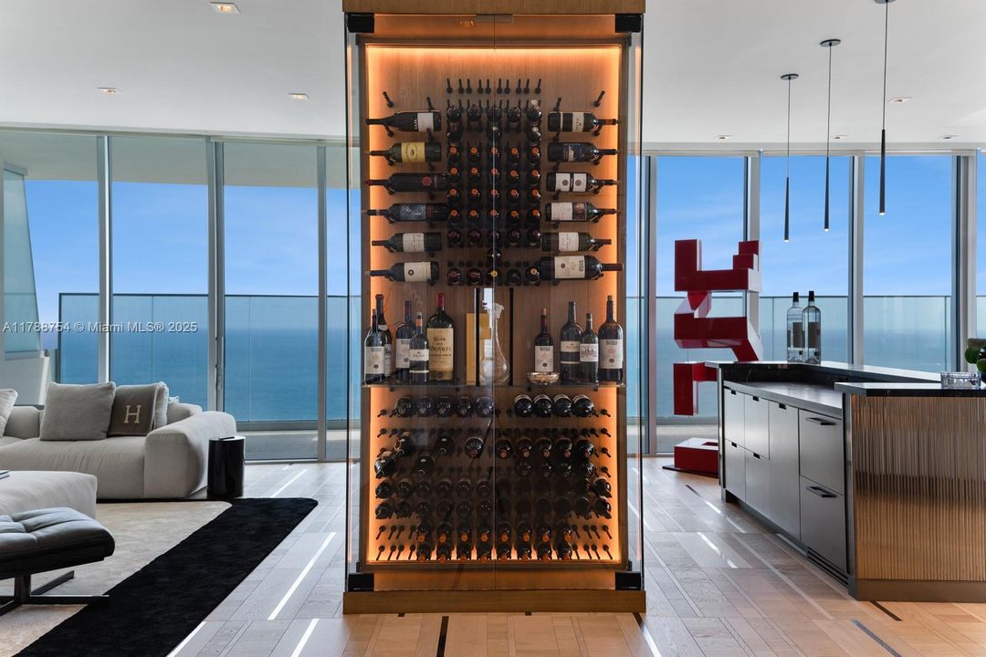 На продажу: $29,750,000 (6 спален, 7 ванн, 6915 Квадратных фут)