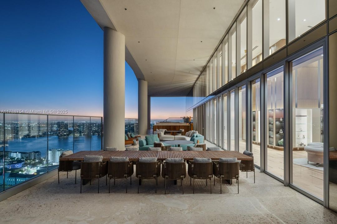 На продажу: $29,750,000 (6 спален, 7 ванн, 6915 Квадратных фут)