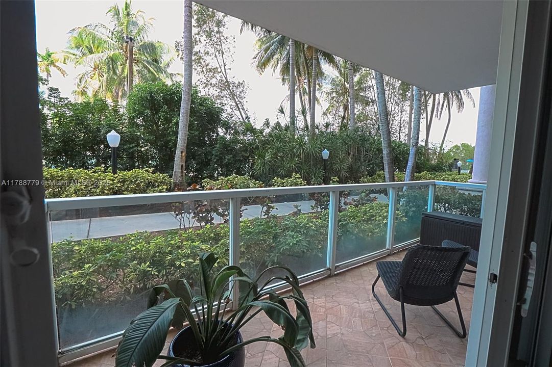 Recently Rented: $2,500 (2 beds, 1 baths, 1056 Square Feet)