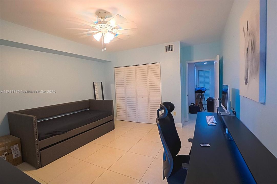 Recently Rented: $2,500 (2 beds, 1 baths, 1056 Square Feet)