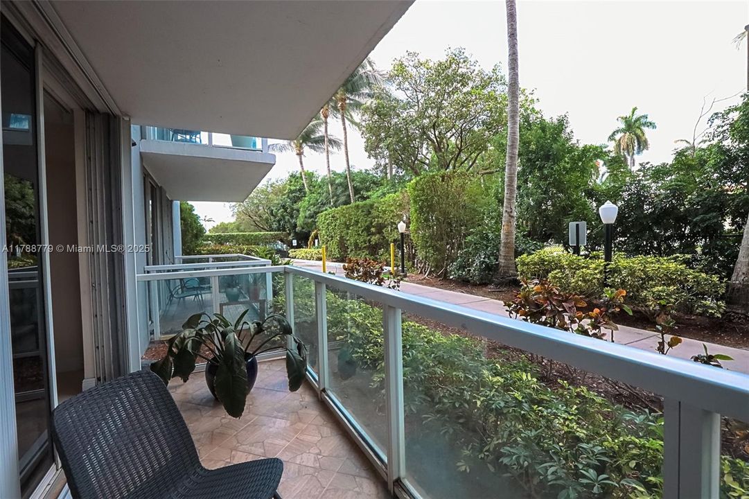 Recently Rented: $2,500 (2 beds, 1 baths, 1056 Square Feet)