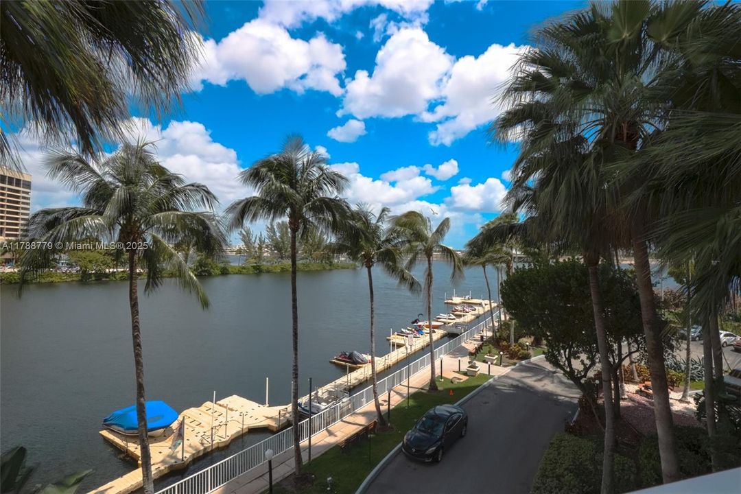 Recently Rented: $2,500 (2 beds, 1 baths, 1056 Square Feet)