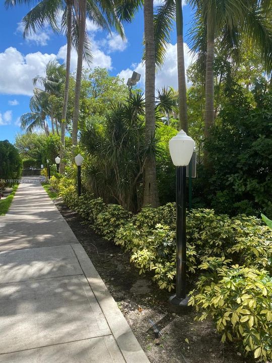 Recently Rented: $2,500 (2 beds, 1 baths, 1056 Square Feet)