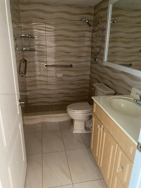 Recently Rented: $2,500 (2 beds, 1 baths, 1056 Square Feet)