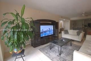 Recently Rented: $2,500 (2 beds, 1 baths, 1056 Square Feet)