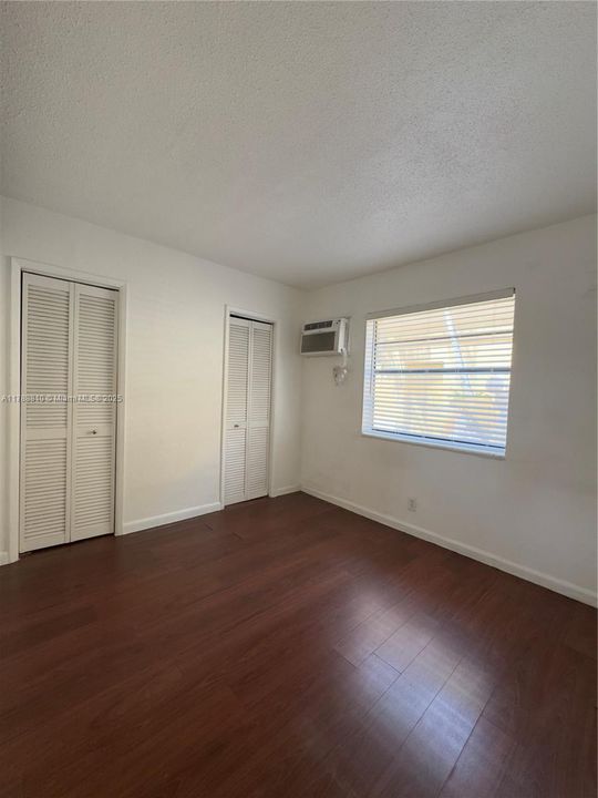 Recently Rented: $1,300 (1 beds, 1 baths, 412 Square Feet)