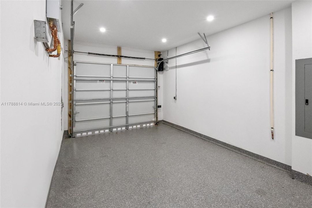 Recently Rented: $8,000 (4 beds, 4 baths, 2454 Square Feet)