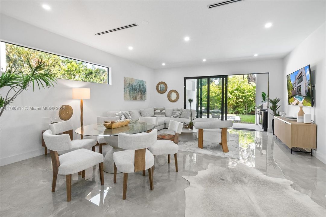 Recently Rented: $8,000 (4 beds, 4 baths, 2454 Square Feet)