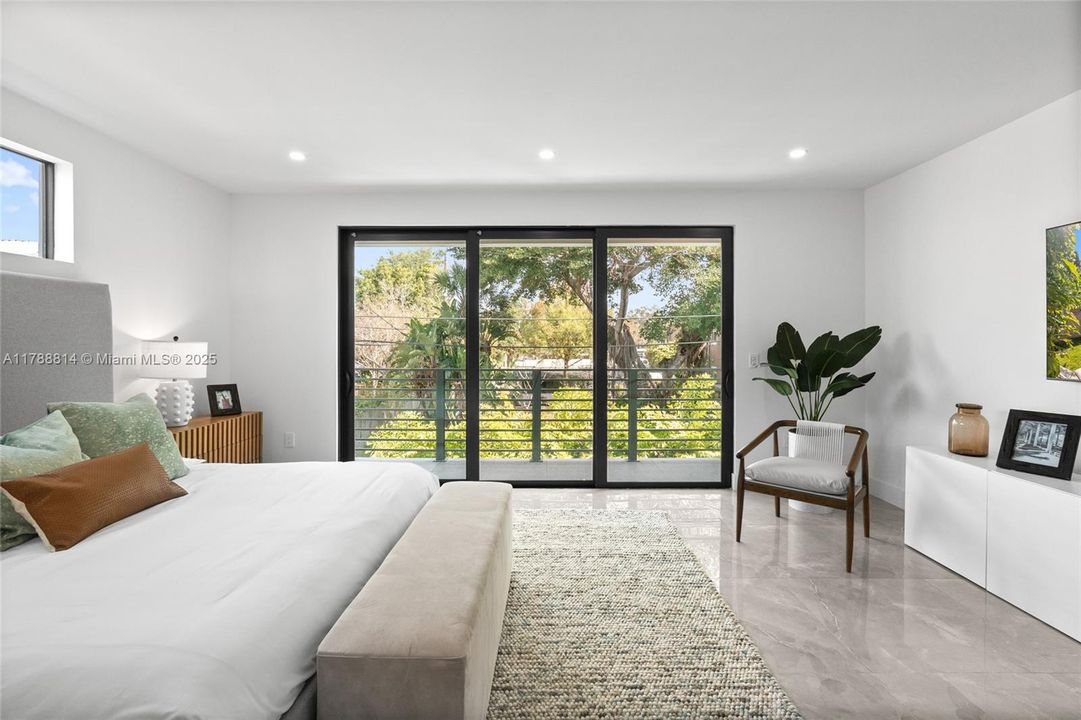 Recently Rented: $8,000 (4 beds, 4 baths, 2454 Square Feet)