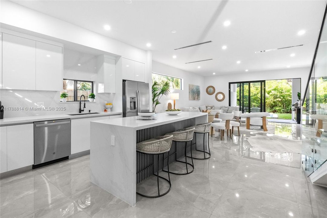 Recently Rented: $8,000 (4 beds, 4 baths, 2454 Square Feet)