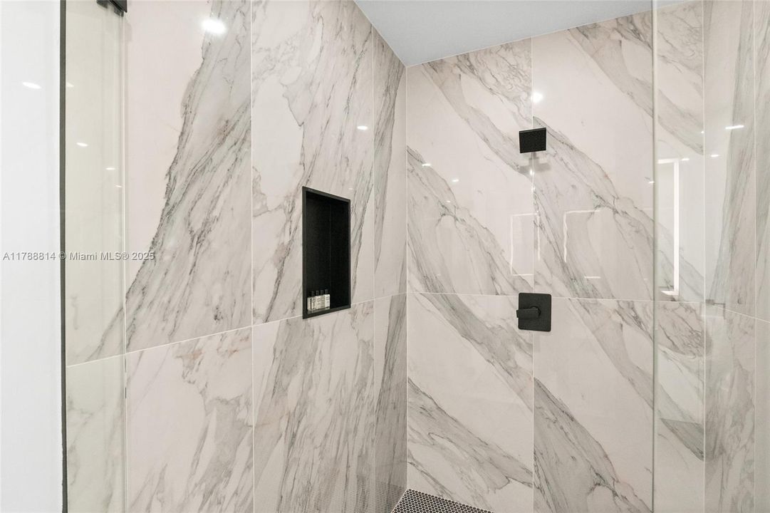 Recently Rented: $8,000 (4 beds, 4 baths, 2454 Square Feet)