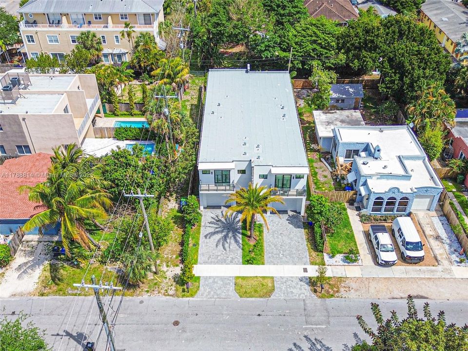 Recently Rented: $8,000 (4 beds, 4 baths, 2454 Square Feet)