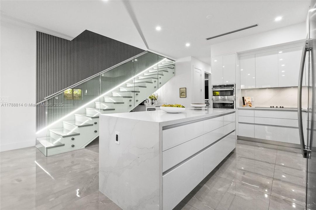 Recently Rented: $8,000 (4 beds, 4 baths, 2454 Square Feet)