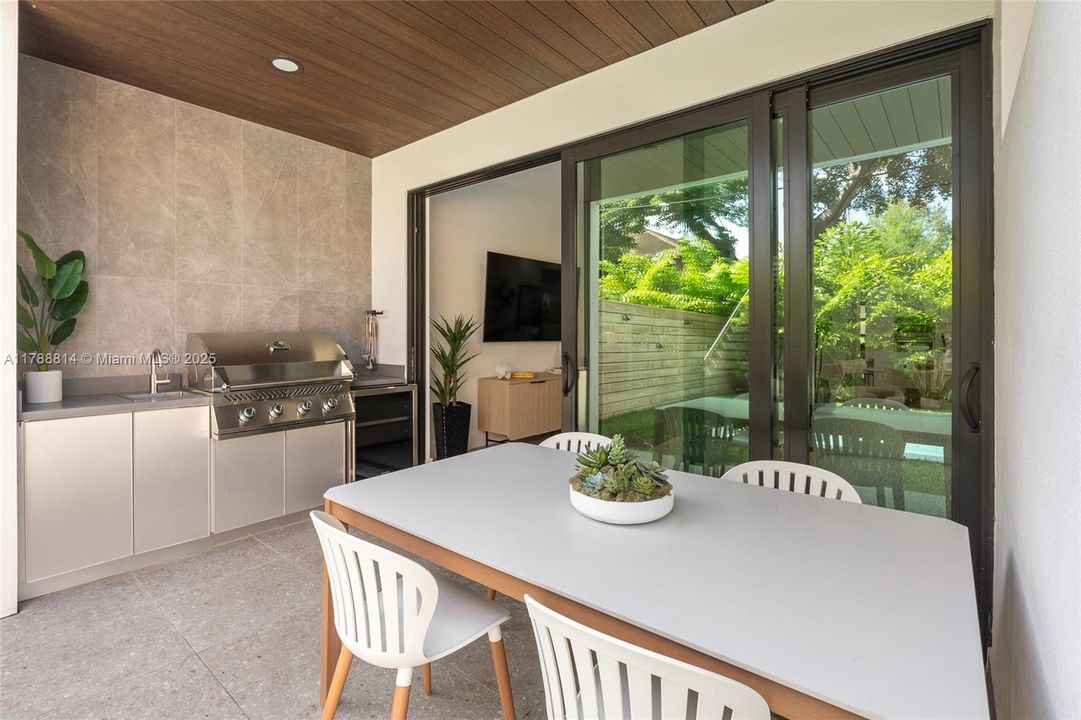 Recently Rented: $8,000 (4 beds, 4 baths, 2454 Square Feet)