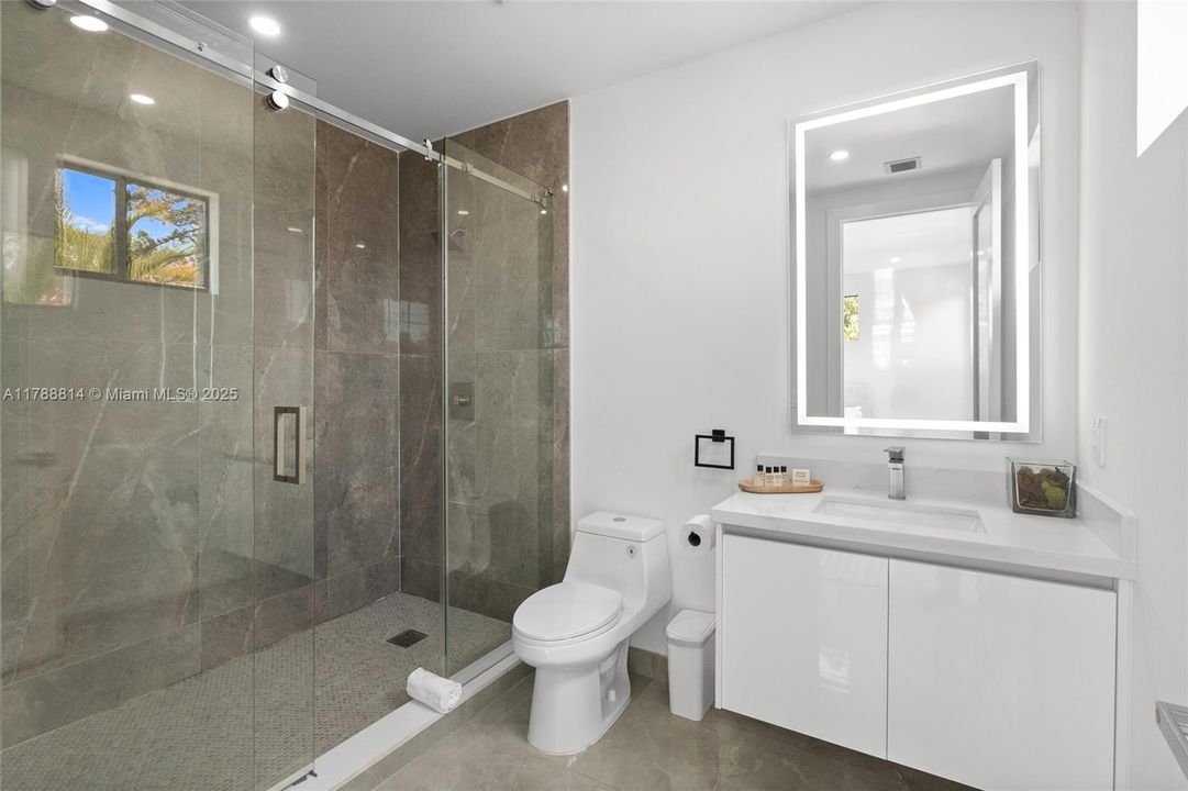 Recently Rented: $8,000 (4 beds, 4 baths, 2454 Square Feet)