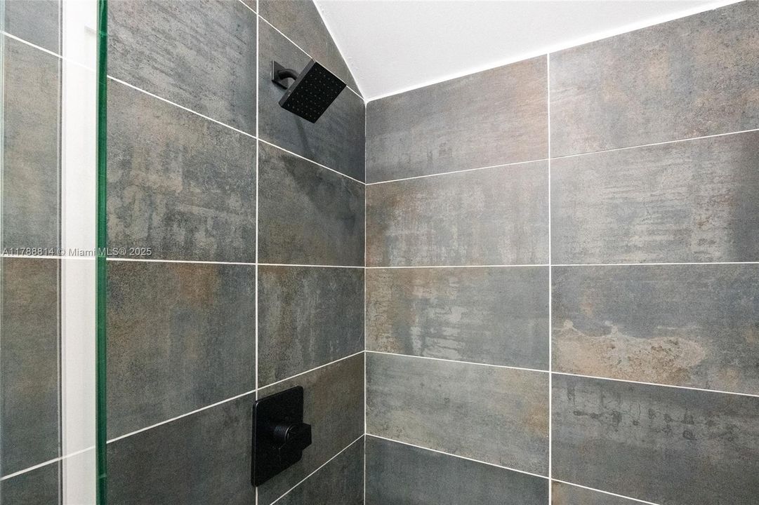 Recently Rented: $8,000 (4 beds, 4 baths, 2454 Square Feet)