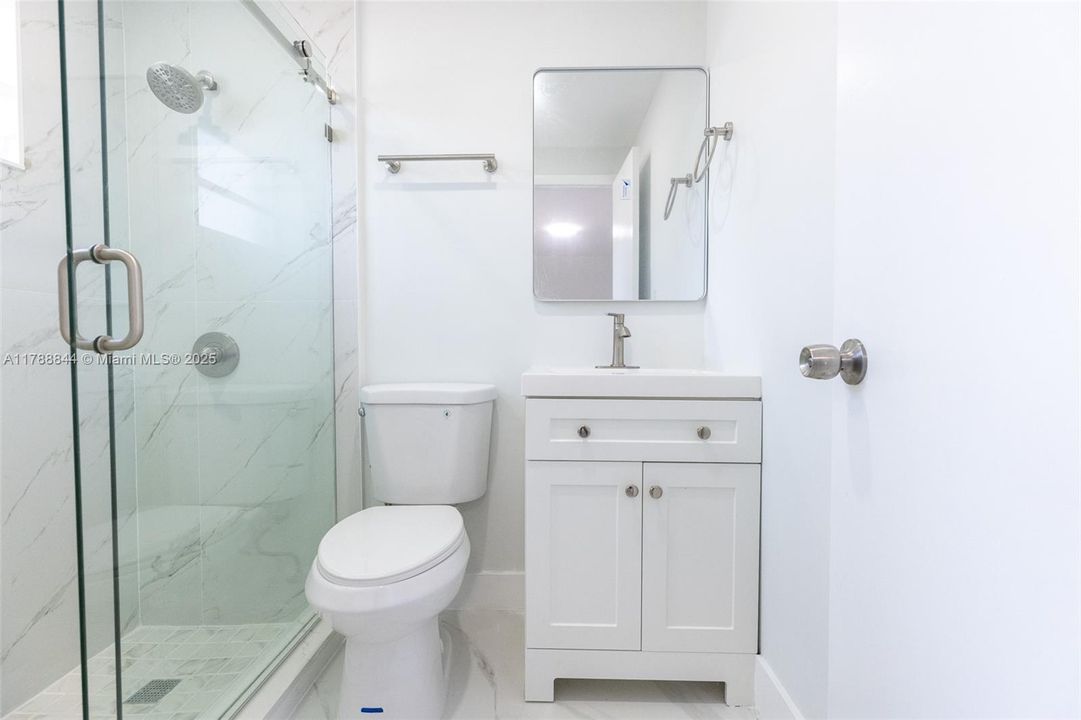 Vendido Recientemente: $699,000 (5 camas, 3 baños, 2025 Pies cuadrados)