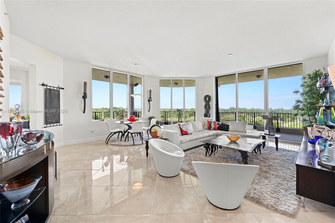 For Sale: $2,100,000 (3 beds, 3 baths, 2814 Square Feet)