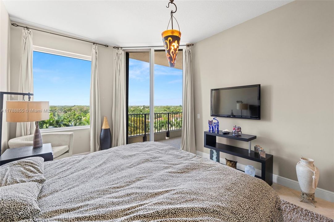 For Sale: $2,100,000 (3 beds, 3 baths, 2814 Square Feet)