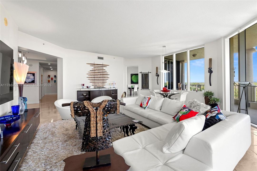 For Sale: $2,100,000 (3 beds, 3 baths, 2814 Square Feet)