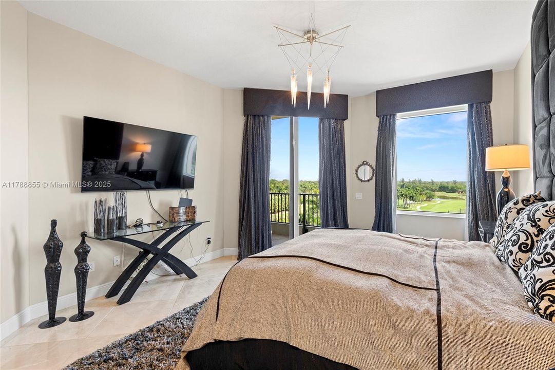 For Sale: $2,100,000 (3 beds, 3 baths, 2814 Square Feet)