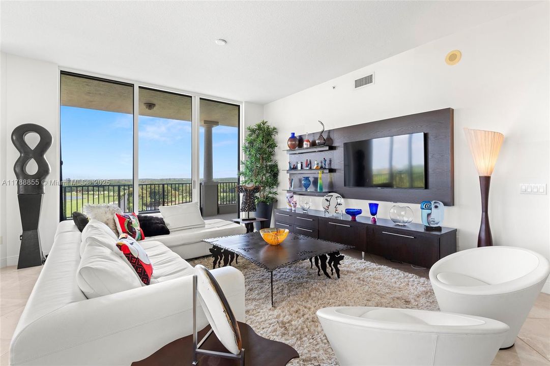 For Sale: $2,100,000 (3 beds, 3 baths, 2814 Square Feet)