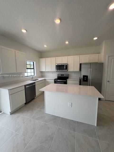 最近售出: $389,990 (3 贝兹, 2 浴室, 0 平方英尺)