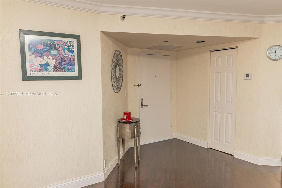 For Sale: $738,000 (2 beds, 2 baths, 1447 Square Feet)