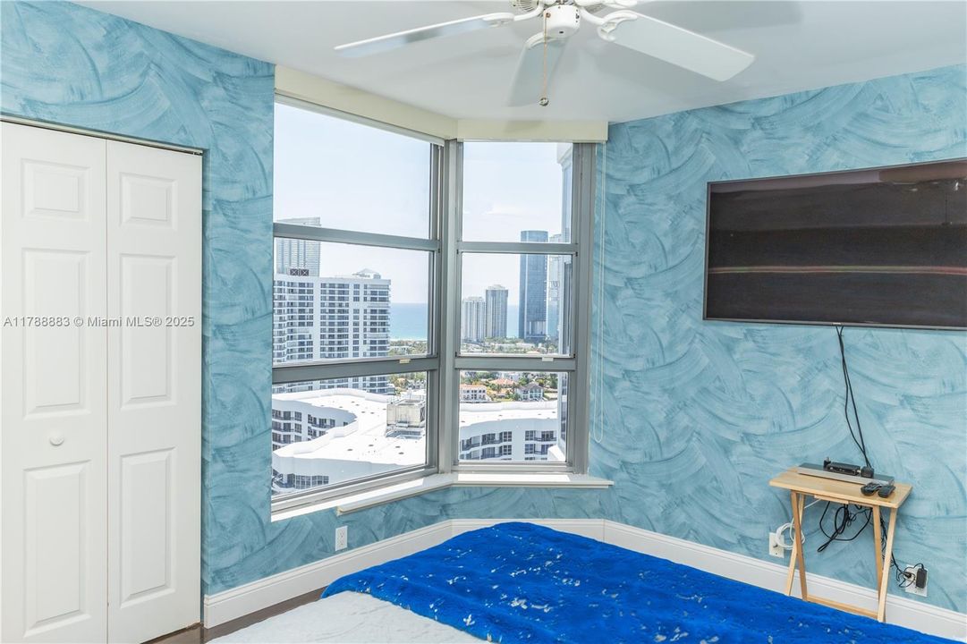 For Sale: $738,000 (2 beds, 2 baths, 1447 Square Feet)