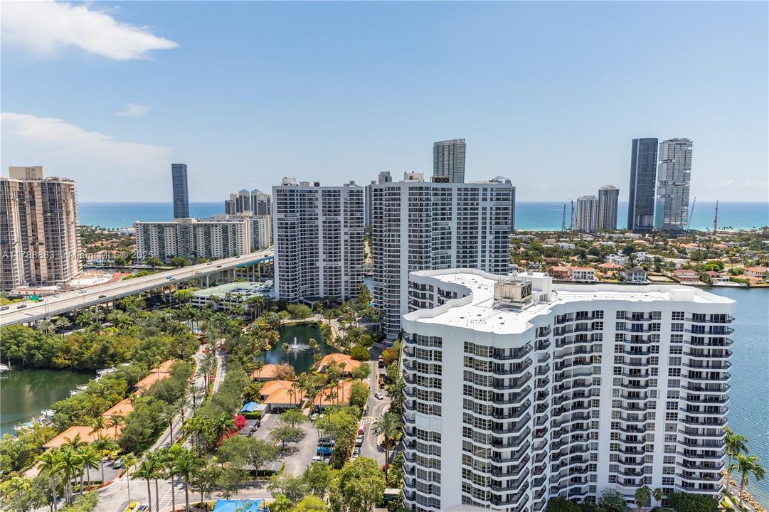 For Sale: $738,000 (2 beds, 2 baths, 1447 Square Feet)