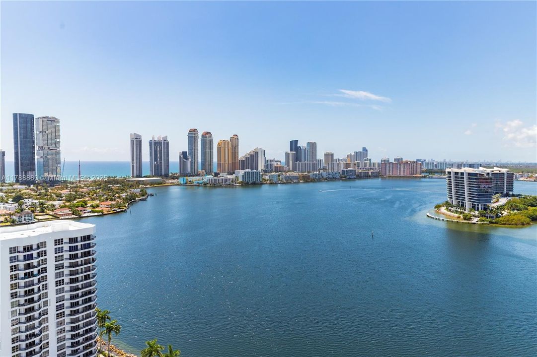 For Sale: $738,000 (2 beds, 2 baths, 1447 Square Feet)