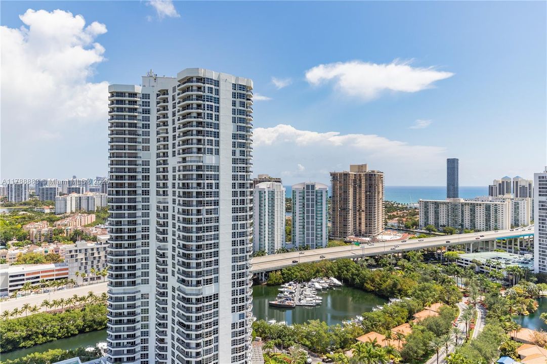 For Sale: $738,000 (2 beds, 2 baths, 1447 Square Feet)