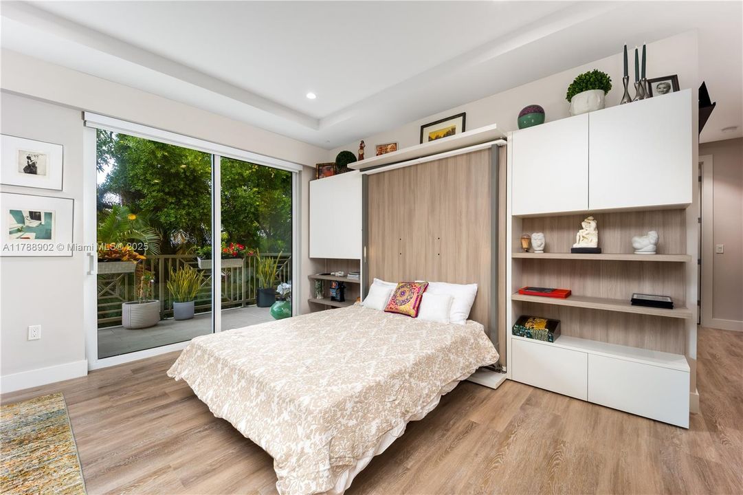 For Sale: $1,249,000 (2 beds, 2 baths, 1384 Square Feet)