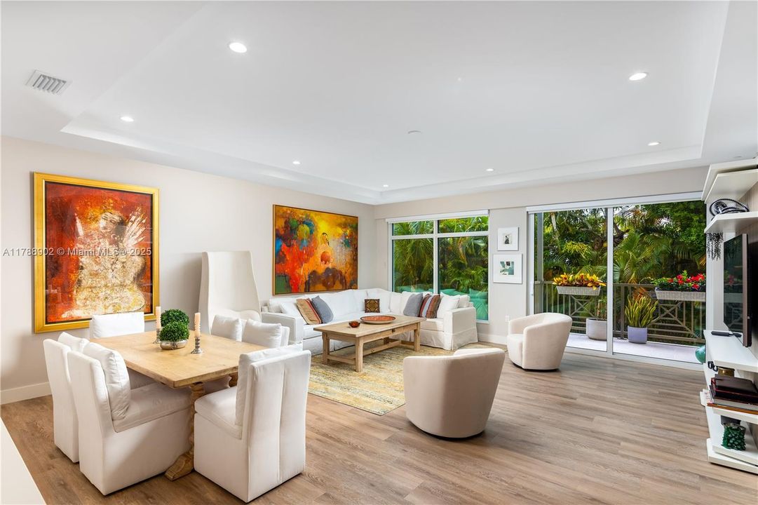 For Sale: $1,249,000 (2 beds, 2 baths, 1384 Square Feet)