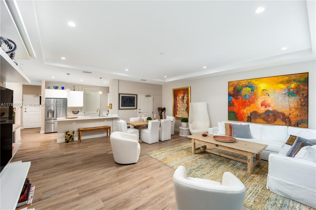 For Sale: $1,249,000 (2 beds, 2 baths, 1384 Square Feet)