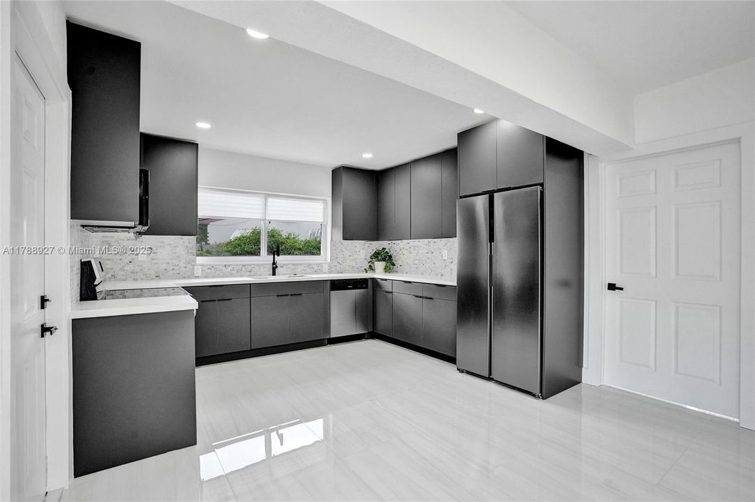 Recently Sold: $559,900 (3 beds, 2 baths, 1547 Square Feet)