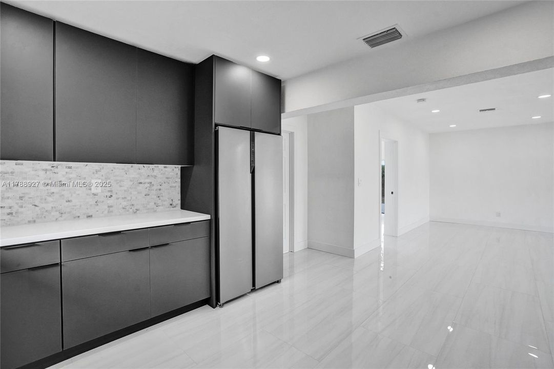 Recently Sold: $559,900 (3 beds, 2 baths, 1547 Square Feet)