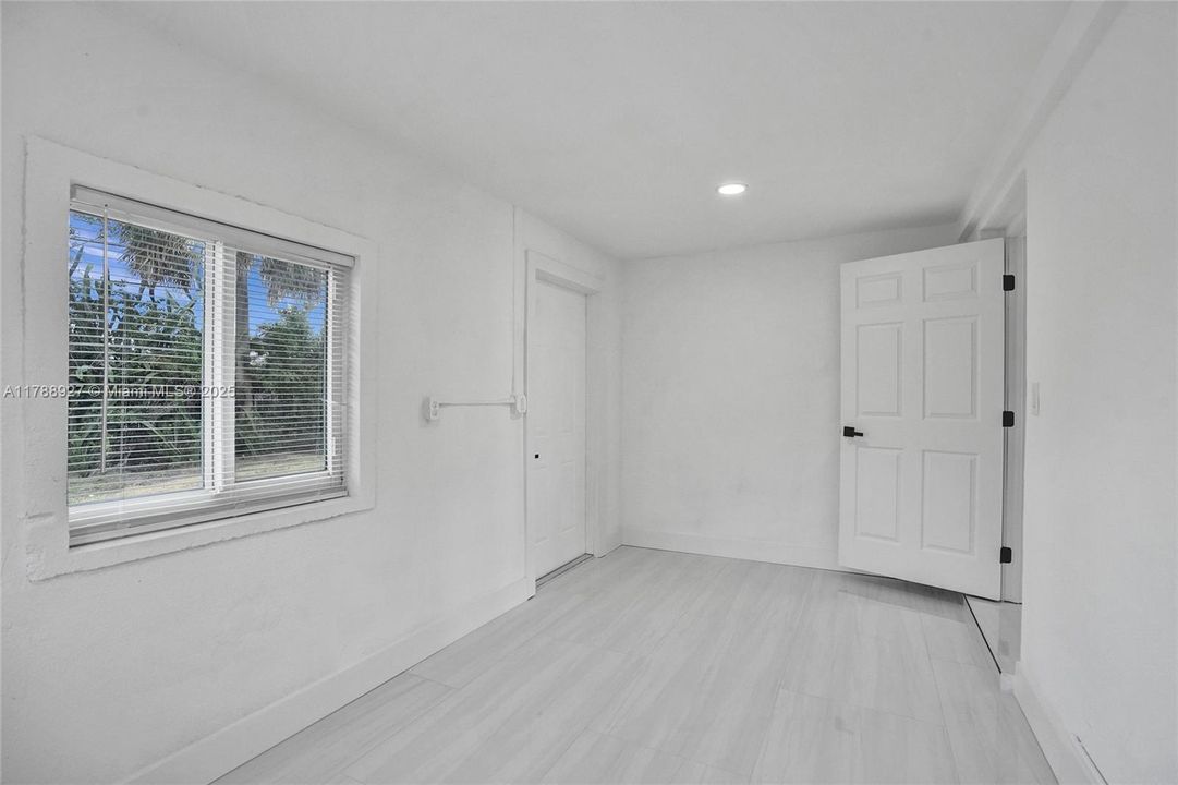 Recently Sold: $559,900 (3 beds, 2 baths, 1547 Square Feet)