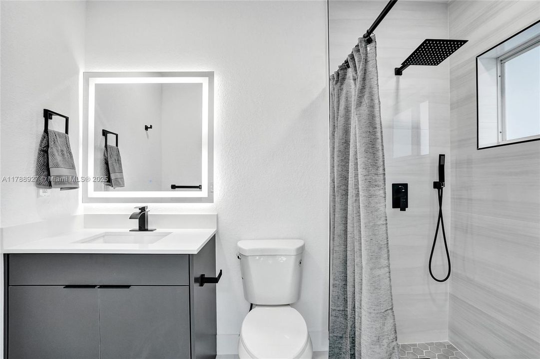 Recently Sold: $559,900 (3 beds, 2 baths, 1547 Square Feet)