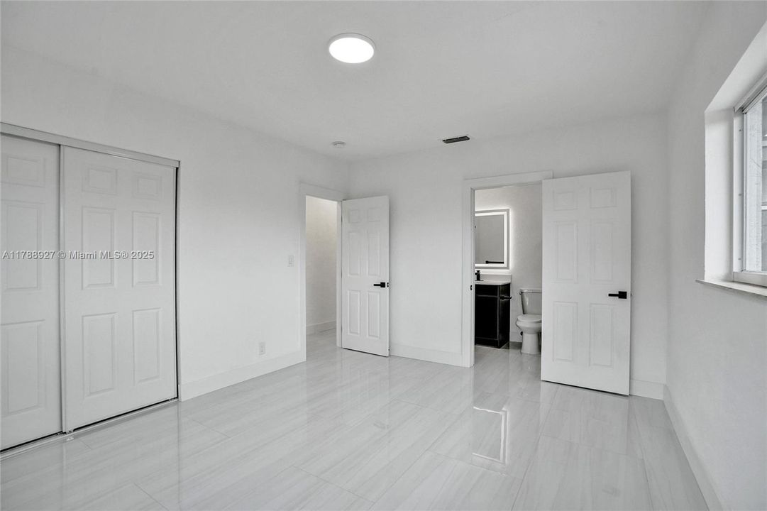 Recently Sold: $559,900 (3 beds, 2 baths, 1547 Square Feet)