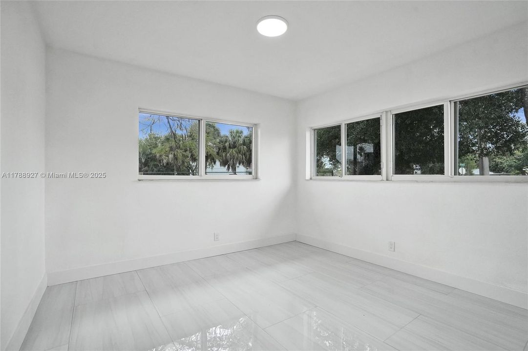 Recently Sold: $559,900 (3 beds, 2 baths, 1547 Square Feet)