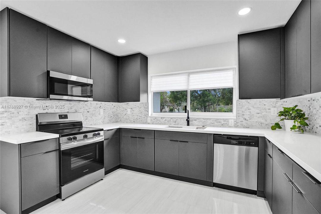 Recently Sold: $559,900 (3 beds, 2 baths, 1547 Square Feet)