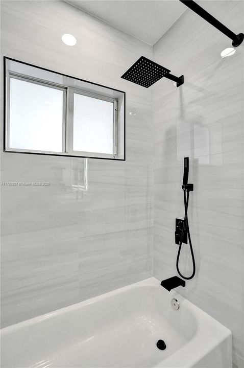 Recently Sold: $559,900 (3 beds, 2 baths, 1547 Square Feet)