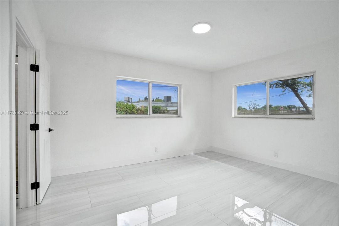 Recently Sold: $559,900 (3 beds, 2 baths, 1547 Square Feet)